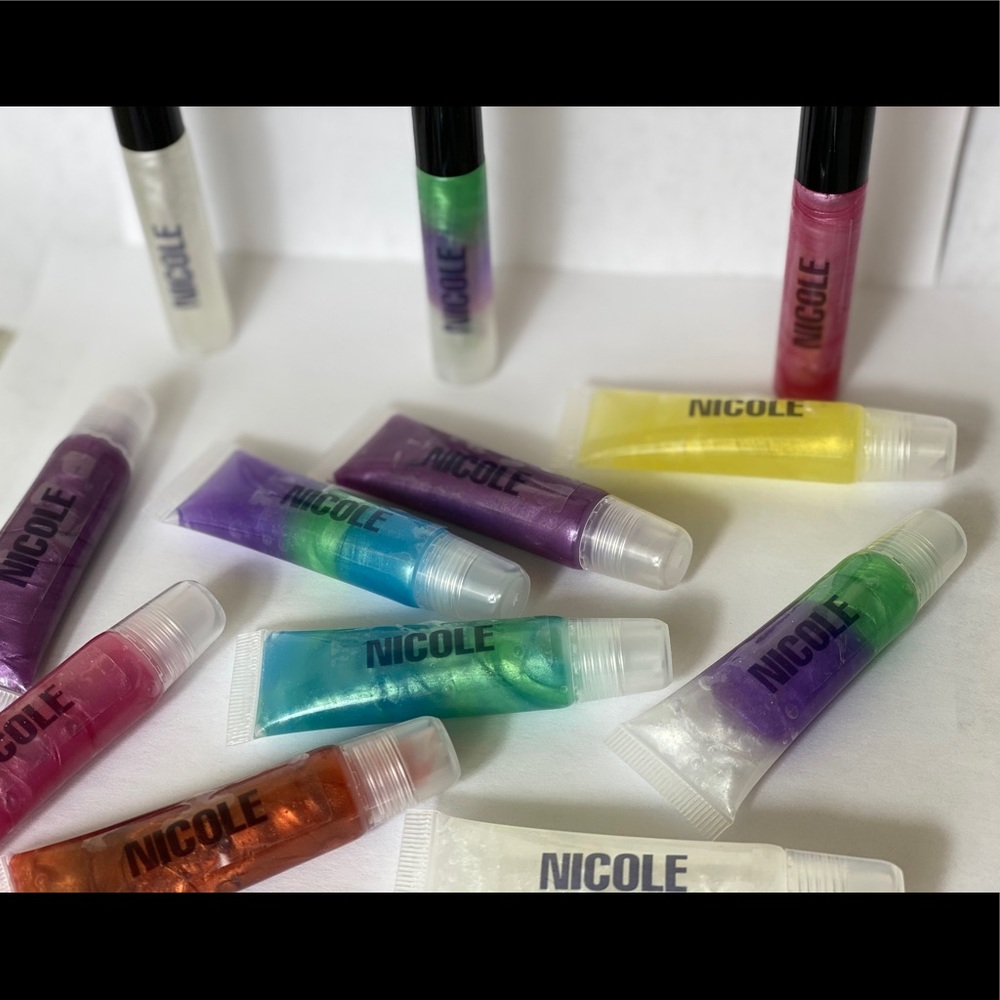 All Natural Lipgloss - Picture 2 of 5